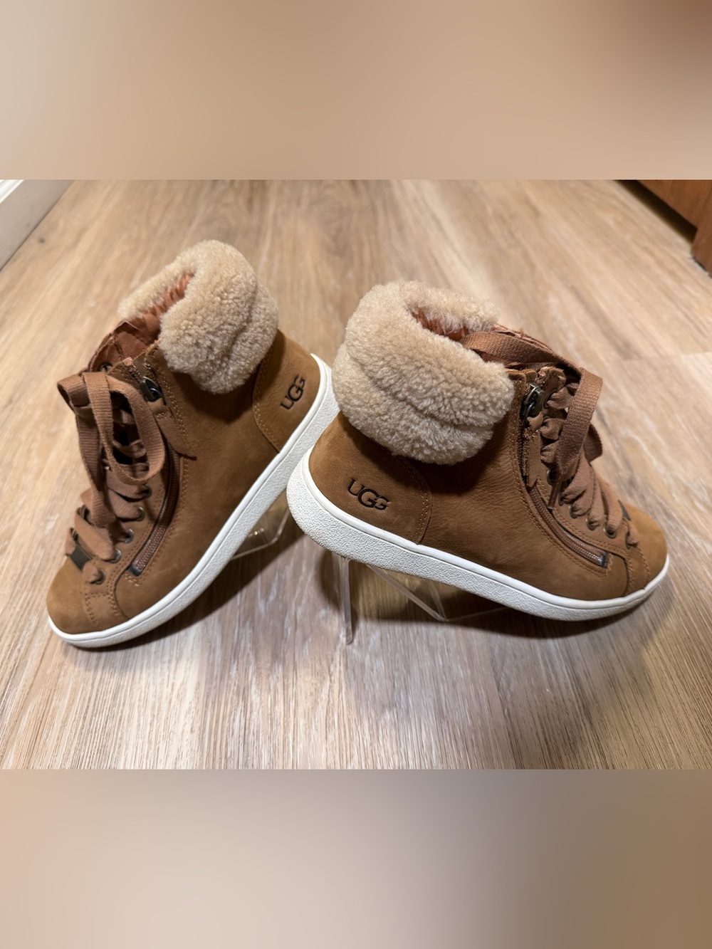 UGG Alameda Women Size 7 Chestnut Suede Side Zip Sneaker Boots EU 38